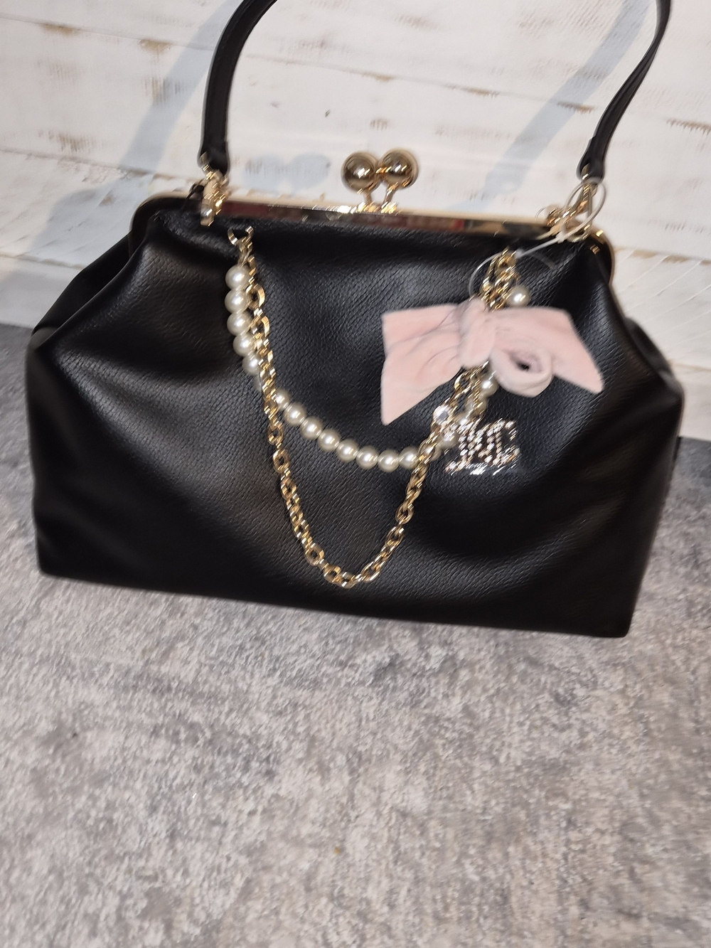 Juicy Couture Kiss Lock